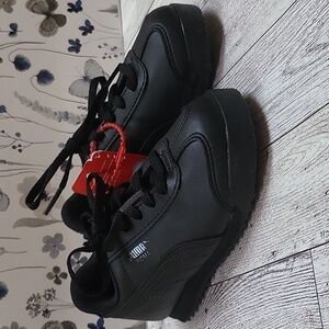 NEW  Puma black sneakers